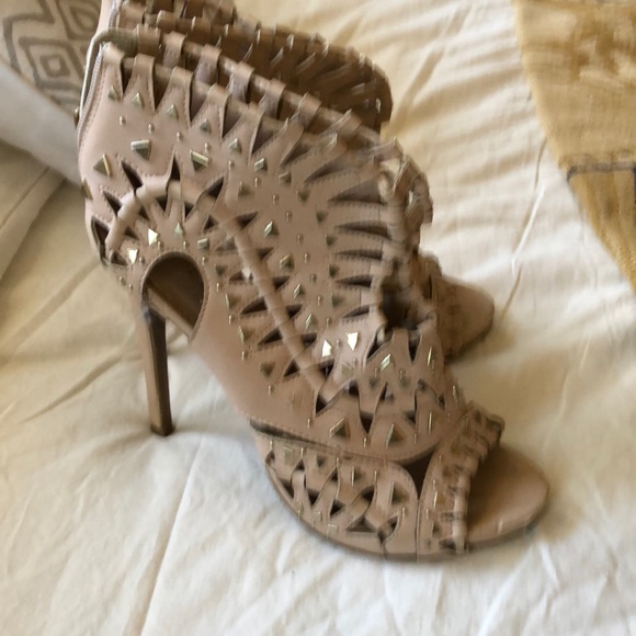 Shoes - Picture 4 of 4